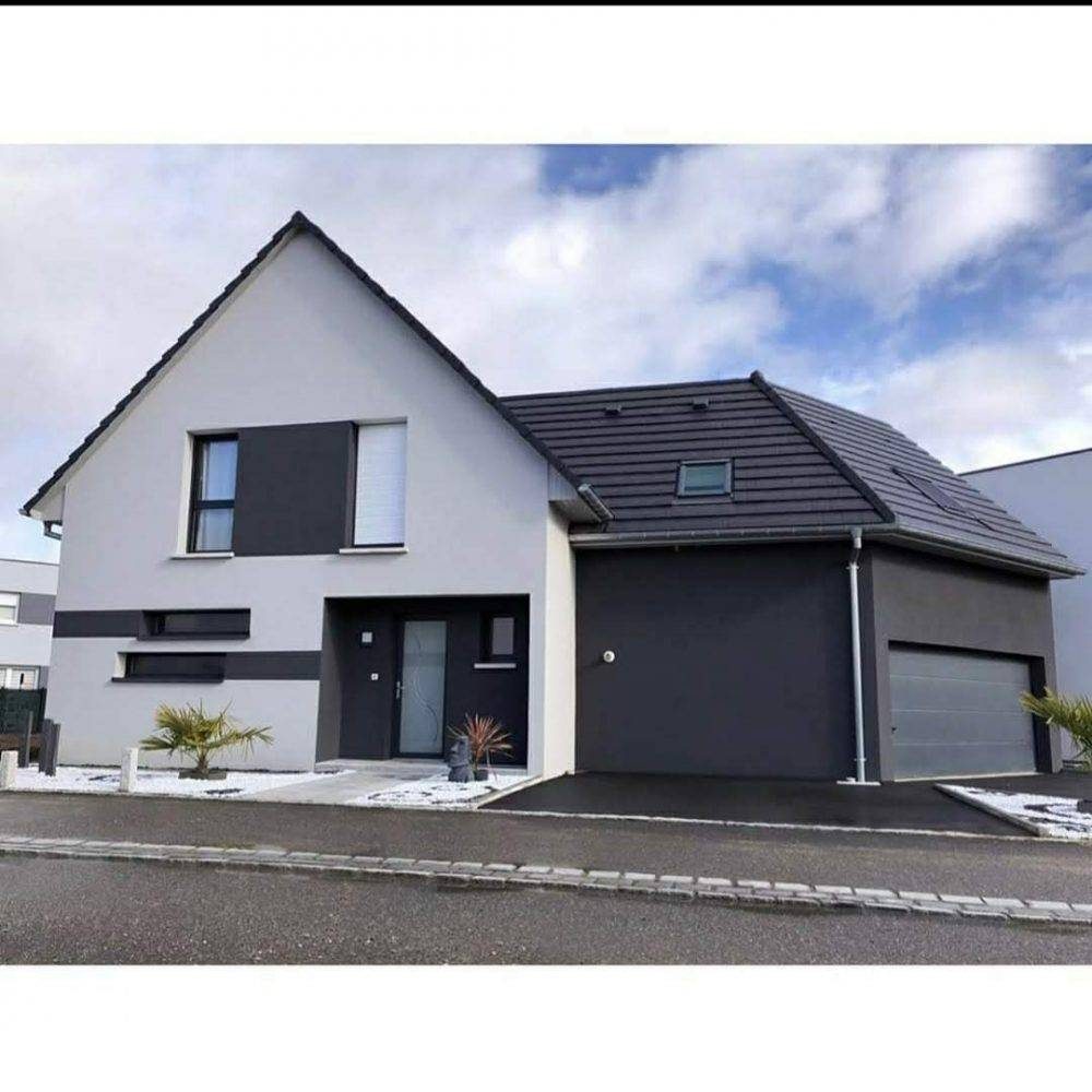 Maison blanche avec garage à coté Maison blanche avec garage à coté